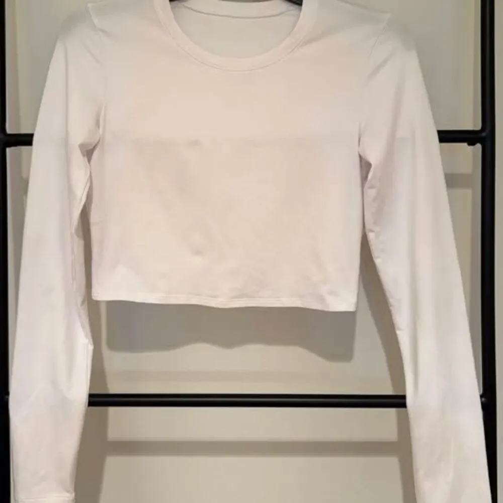 Alo Yoga Alosoft Crop Finesse Long Sleeve
